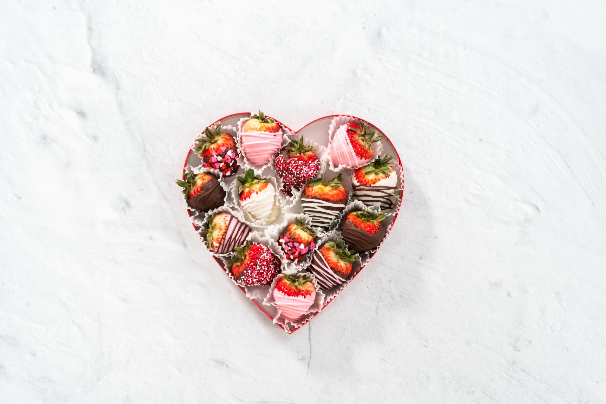 Fein arrangierte Dessertplatte